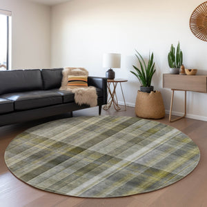 HomeRoots 8' Gray and Gold Plaid Washable Round Rug - Durable, UV Protected, Stylish Addition for Any Room 648013