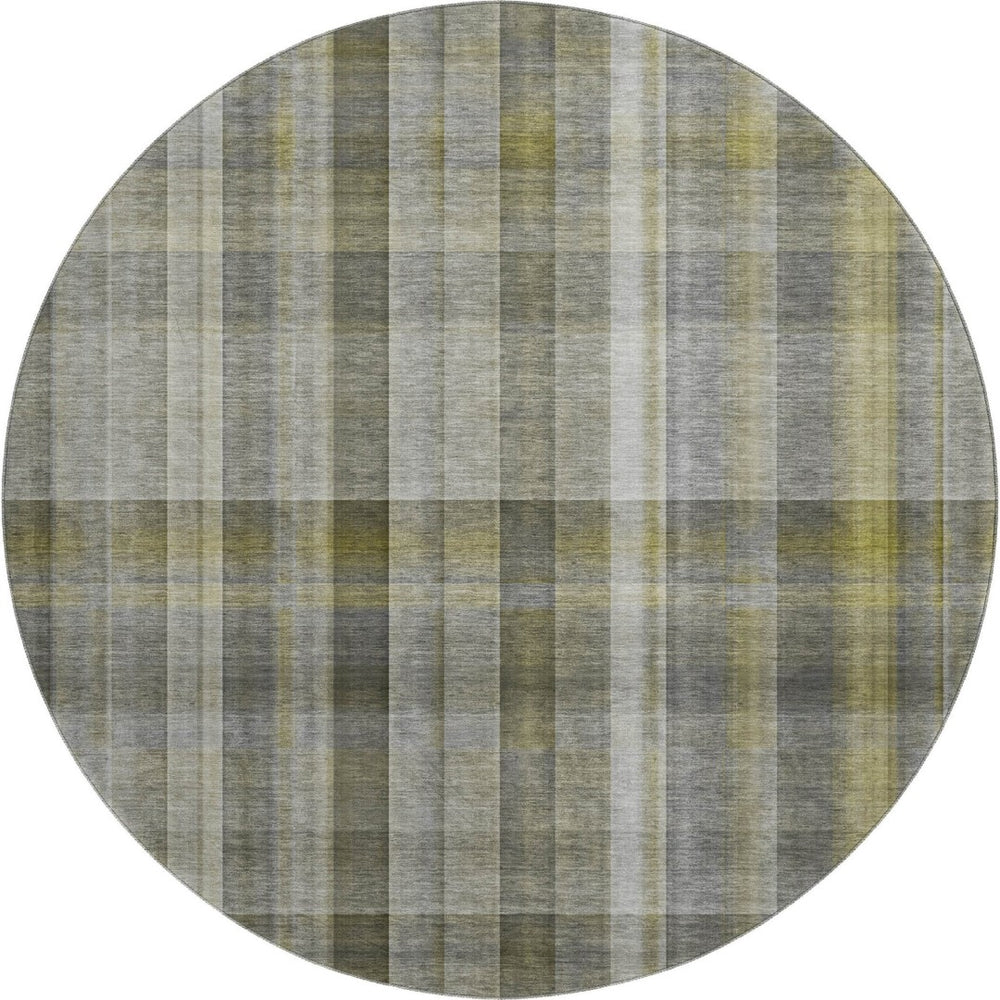 HomeRoots 8' Gray and Gold Plaid Washable Round Rug - Durable, UV Protected, Stylish Addition for Any Room 648013