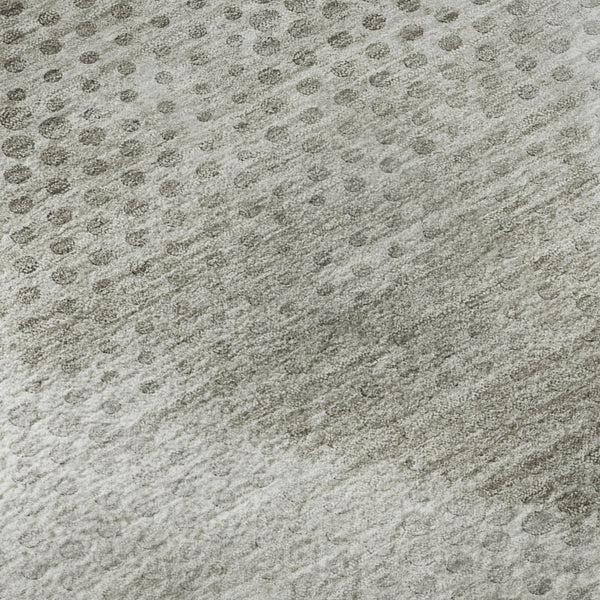 HomeRoots 8' Gray and Ivory Geometric Round Rug – Washable, UV Protected, Durable, Ideal for Busy Homes! 648187