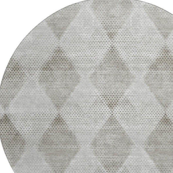HomeRoots 8' Gray and Ivory Geometric Round Rug – Washable, UV Protected, Durable, Ideal for Busy Homes! 648187