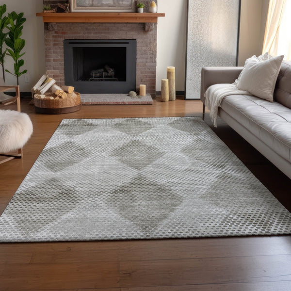 HomeRoots 8' X 10' Gray and Ivory Geometric Area Rug - Washable, UV Protected, Durable for High-Traffic Homes 648188