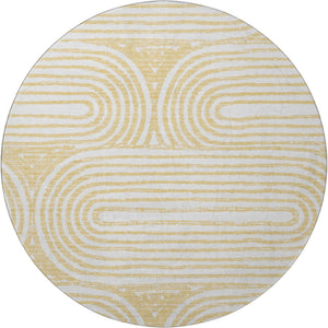 HomeRoots 8' Gold And Ivory Geometric Round Rug - Washable, Stain-Resistant, UV-Protected for Busy Homes 648241