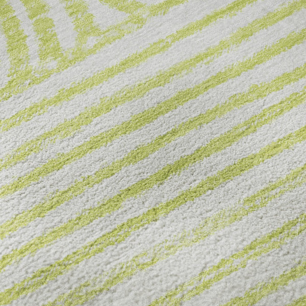 HomeRoots 8' Green and Ivory Geometric Washable Round Rug - Stylish, Durable, UV Protected for Busy Homes 648247
