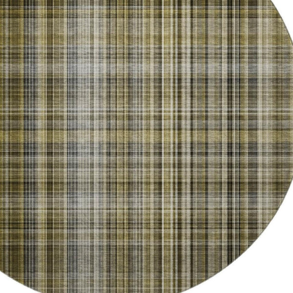 HomeRoots 8' Taupe and Coffee Plaid Washable Round Rug – Stylish, Durable, Stain-Resistant with UV Protection! 648301
