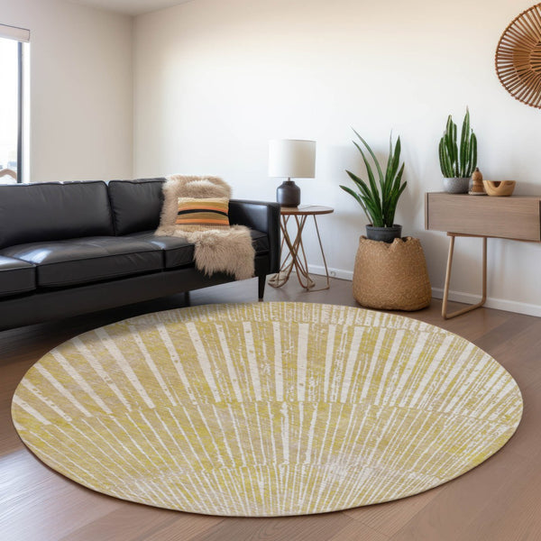 HomeRoots 8' Wheat and Beige Geometric Round Rug – Washable, UV-Protected, Durable for Indoor and Outdoor Use! 648361