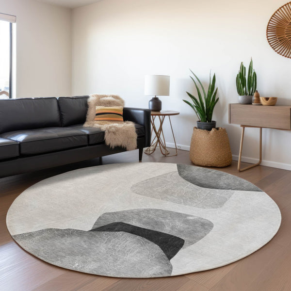 HomeRoots 8' Gray and Silver Abstract Washable Round Rug - Durable, UV-Resistant, and Stylish for Every Home 648475