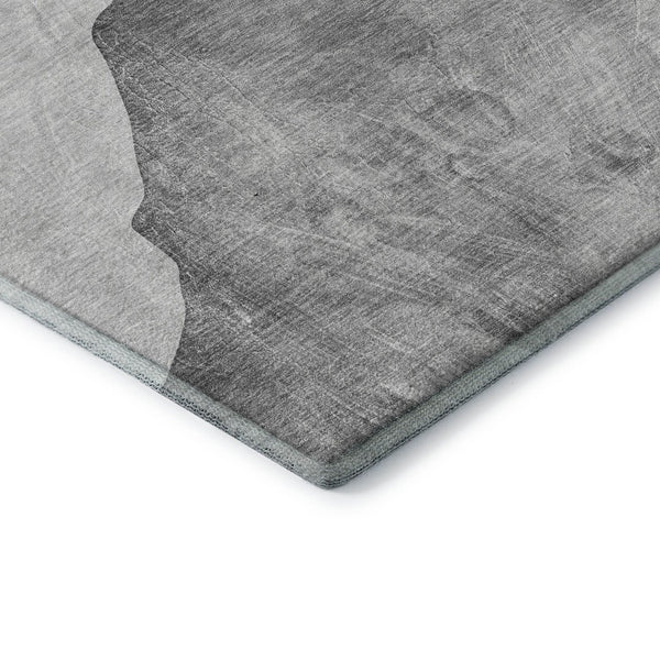 HomeRoots 8' Gray and Silver Abstract Washable Round Rug - Durable, UV-Resistant, and Stylish for Every Home 648475