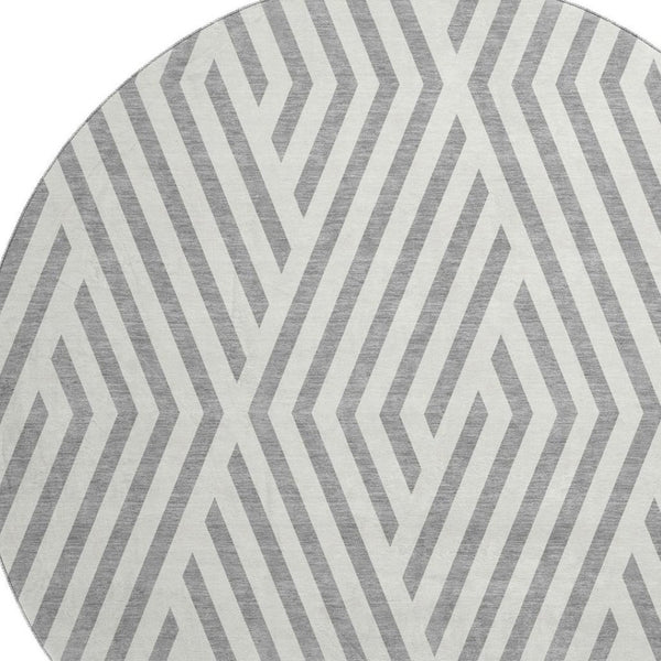 HomeRoots 8' Gray and Ivory Geometric Round Washable Rug with UV Protection - Stylish, Durable & Easy Care! 648541
