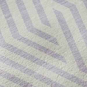 HomeRoots 8' Lavender and Ivory Geometric Round Rug - Washable, UV Protected, Stylish Centerpiece for Any Room 648553
