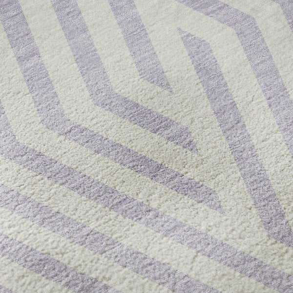 HomeRoots 8' Lavender and Ivory Geometric Round Rug - Washable, UV Protected, Stylish Centerpiece for Any Room 648553