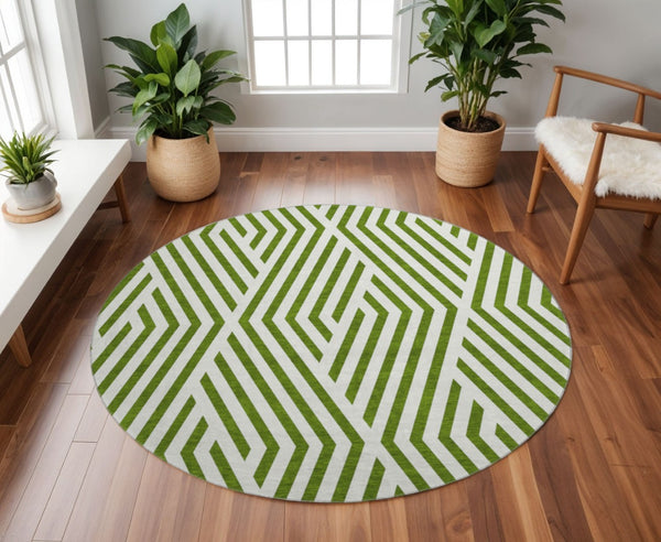 HomeRoots 8' Olive Green Geometric Round Rug - UV Protected, Washable & Stain-Resistant for High-Traffic Homes 648571
