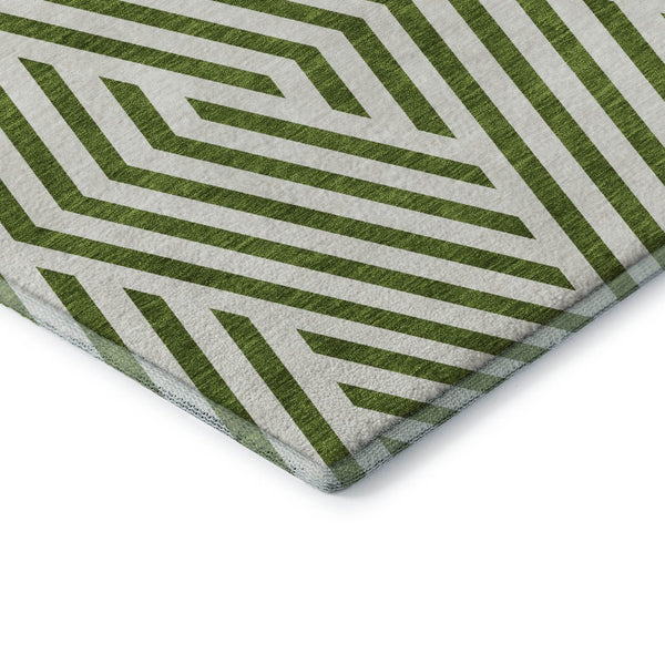 HomeRoots 8' Olive Green Geometric Round Rug - UV Protected, Washable & Stain-Resistant for High-Traffic Homes 648571