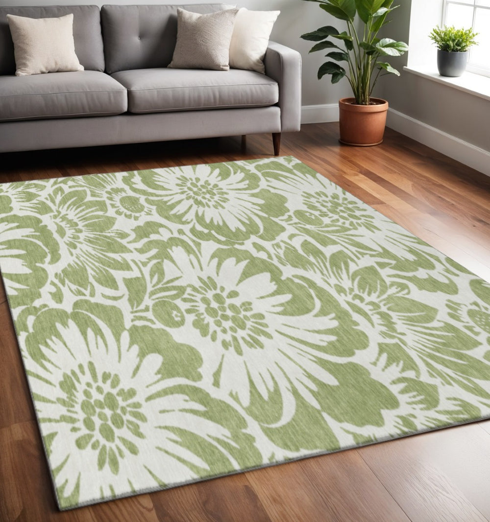 HomeRoots 5' X 8' Fern Green Floral Area Rug - Washable, UV Protected, Stain Resistant for Stylish Living Spaces 648612