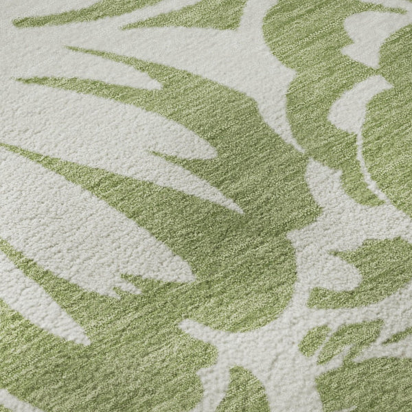 HomeRoots 8' Fern Green Floral Round Rug - Washable, UV-Protected, Durable & Stylish for Family Homes 648613