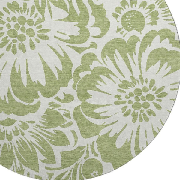 HomeRoots 8' Fern Green Floral Round Rug - Washable, UV-Protected, Durable & Stylish for Family Homes 648613