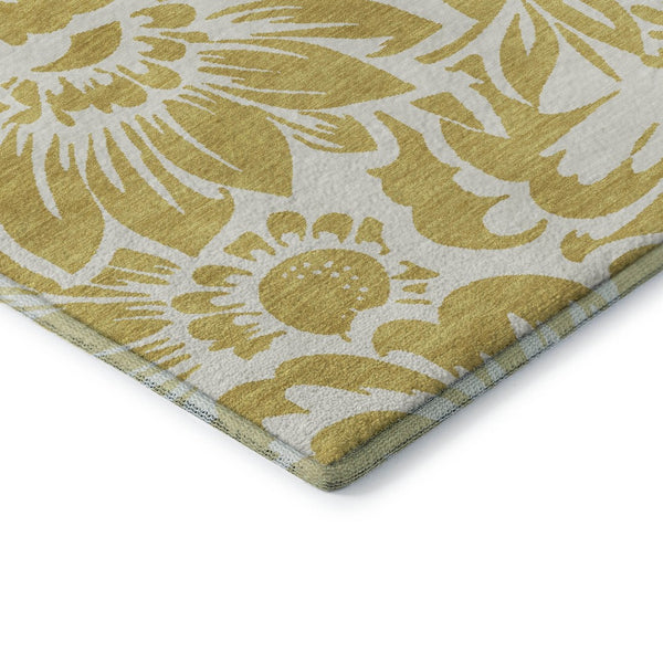 HomeRoots 5' X 8' Floral Washable Area Rug in Gold & Ivory - Durable, Stain-Resistant with UV Protection! 648642