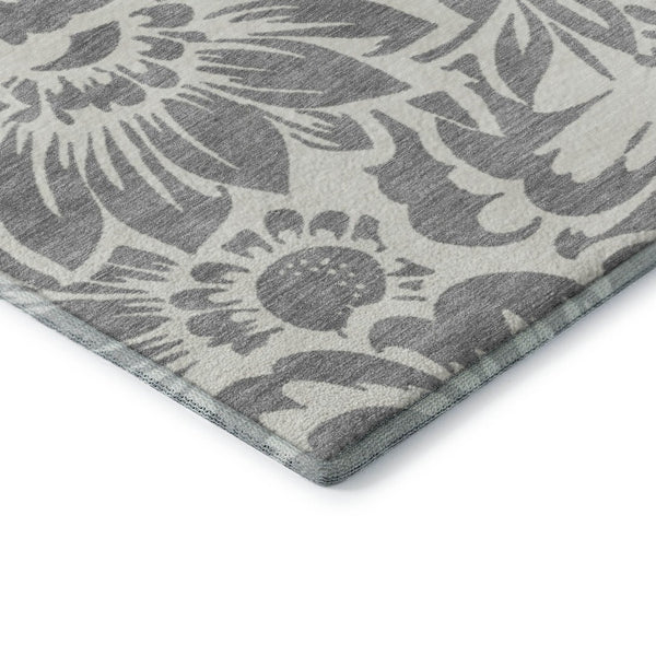 HomeRoots 8' Gray and Ivory Floral Round Rug – Stylish, Stain-Resistant, UV-Protected for Any Space! 648649