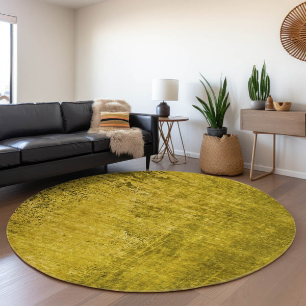 HomeRoots 8' Gold and Gray Abstract Washable Round Rug with UV Protection - Stylish, Durable, Easy-Care Design! 648799