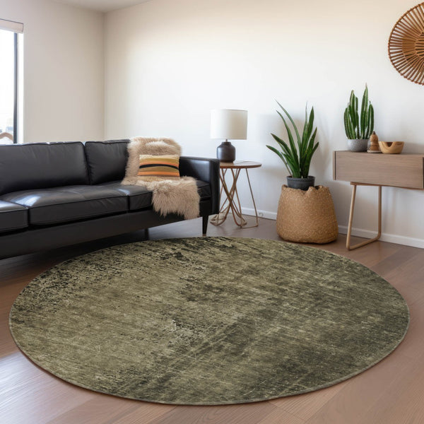 HomeRoots 8' Gray and Silver Abstract Round Rug - Washable, UV-Protected, Durable for High-Traffic Areas! 648805
