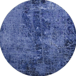 HomeRoots 8' Navy Blue & Ivory Abstract Washable Round Rug - UV Resistant, Stain-Repellent, Perfect for Families 649045
