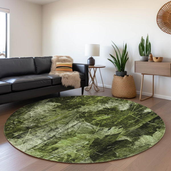HomeRoots 8' Green and Ivory Washable Round Floral Rug - Stain Resistant, UV Protected, Perfect for Busy Homes! 649069