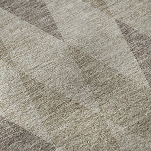 HomeRoots 8' Beige and Gray Geometric Washable Round Rug - UV Protected, Soft, Modern Design for Any Space 649345