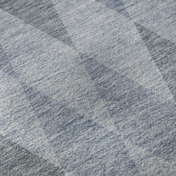 HomeRoots 8' Denim Blue Round Rug - Geometric, Washable, UV Protected, Stain-Resistant for Busy Homes & Patios 649357
