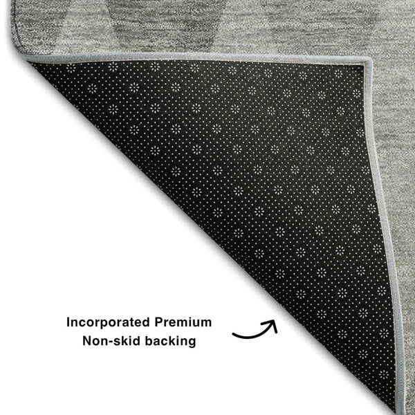 HomeRoots 8' Gray And Ivory Geometric Washable Round Rug with UV Protection - Stylish, Durable, Easy Care! 649363