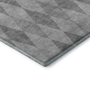 HomeRoots 8' Gray And Ivory Geometric Washable Round Rug with UV Protection - Stylish, Durable, Easy Care! 649363