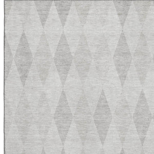 HomeRoots 5' X 8' Ivory And Gray Geometric Washable Area Rug – Modern, Durable, Stain Resistant & UV Protected! 649368