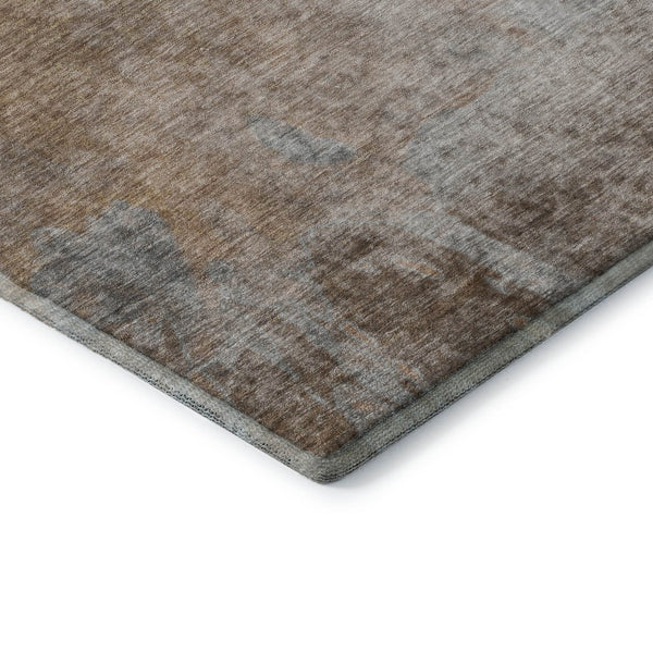 HomeRoots 8' Coffee and Gray Abstract Round Rug - Washable, UV Protected, Stain Resistant for Modern Homes 649405