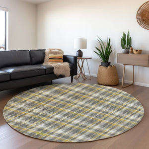 HomeRoots 8' Gray Gold and Ivory Plaid Washable Round Rug - Durable, Stain-Resistant, UV Protected Comfort! 649435