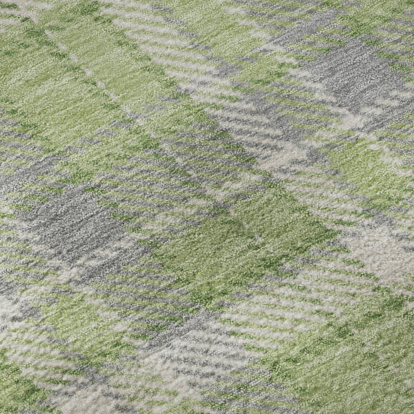 HomeRoots 8' Green and Gray Plaid Washable Round Rug - Durable, Stain-Resistant, UV Protected for Vibrant Spaces 649441
