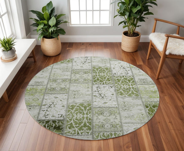 HomeRoots 8' Green And Ivory Patchwork Round Rug - Washable, UV-Protected, Stain-Resistant, Durable Design 649573