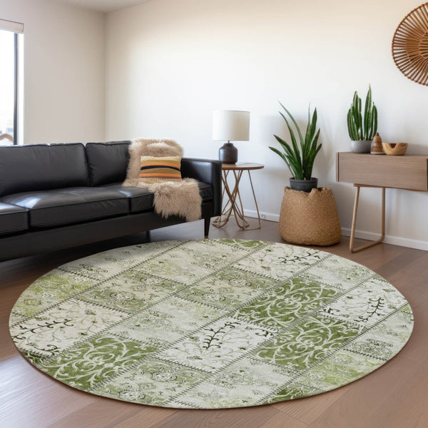 HomeRoots 8' Green And Ivory Patchwork Round Rug - Washable, UV-Protected, Stain-Resistant, Durable Design 649573