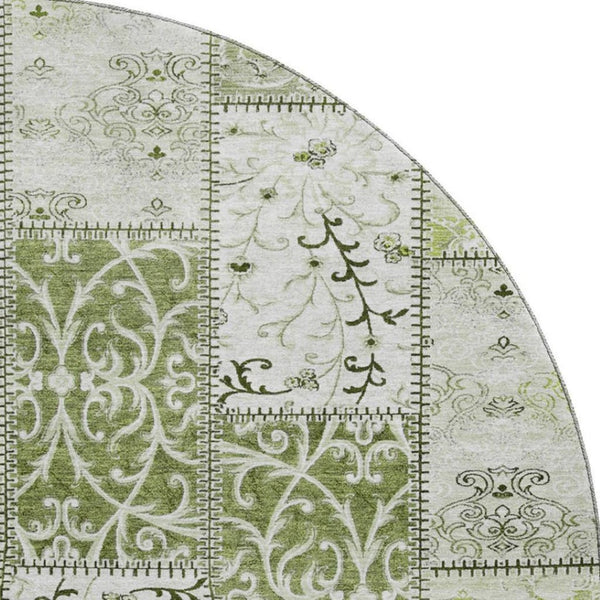 HomeRoots 8' Green And Ivory Patchwork Round Rug - Washable, UV-Protected, Stain-Resistant, Durable Design 649573