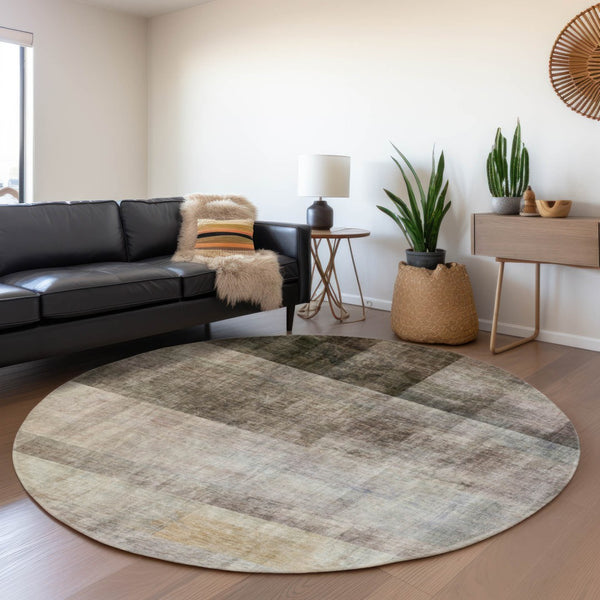 HomeRoots 8' Brown and Ivory Abstract Round Rug - Washable, UV-Protected for Indoor & Outdoor Spaces! 649621