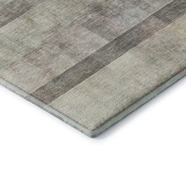 HomeRoots 8' Brown and Ivory Abstract Round Rug - Washable, UV-Protected for Indoor & Outdoor Spaces! 649621