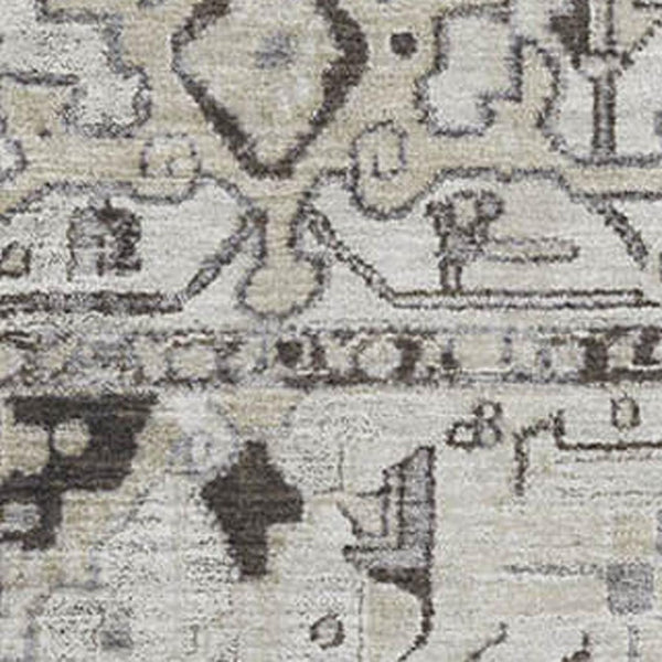 HomeRoots 5' X 8' Ivory & Gray Washable Oriental Area Rug - Durable, Soft, UV Protected, Perfect for Family Homes 649710