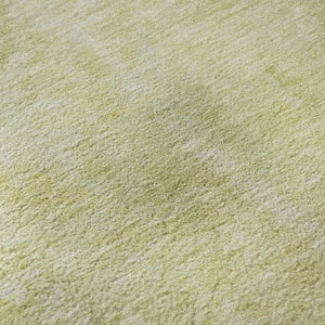 HomeRoots 8' Gold and Ivory Abstract Round Rug - Washable, Stain-Resistant, UV Protected for Modern Living Spaces 649825
