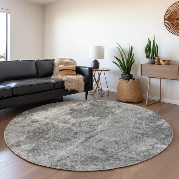 HomeRoots 8' Gray and Ivory Abstract Round Rug - Washable, UV-Protected, Modern Design for Busy Homes 649831