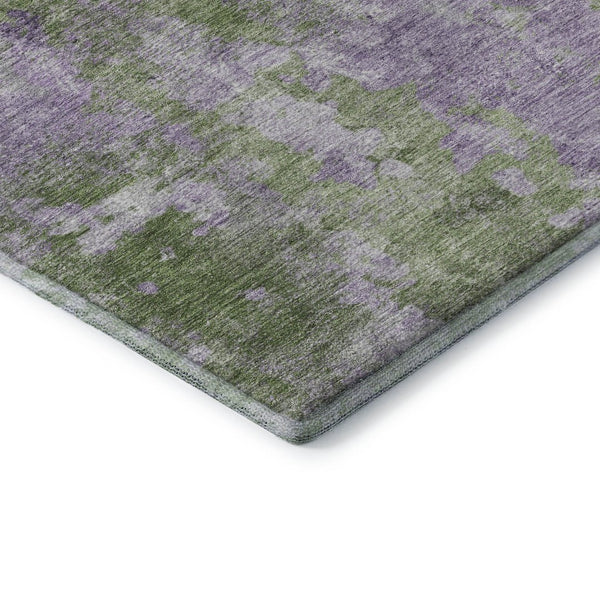 HomeRoots 8' Green And Ivory Abstract Round Rug - Washable, UV-Protected, Durable, Modern Design for All Spaces 649837