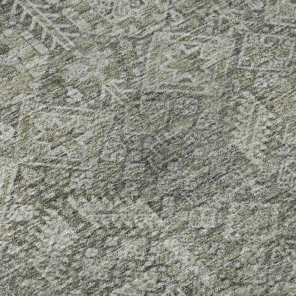 HomeRoots 8' Gray And Ivory Tribal Round Rug - Washable, UV Protected, Durable, Stylish for Any Space 649867