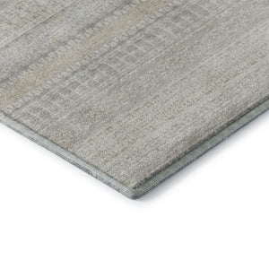 HomeRoots 8' Ivory and Beige Striped Washable Round Rug - Stain Resistant, UV Protected, Perfect for Any Space 649939