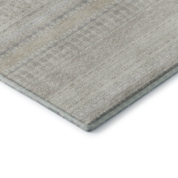HomeRoots 8' Ivory and Beige Striped Washable Round Rug - Stain Resistant, UV Protected, Perfect for Any Space 649939