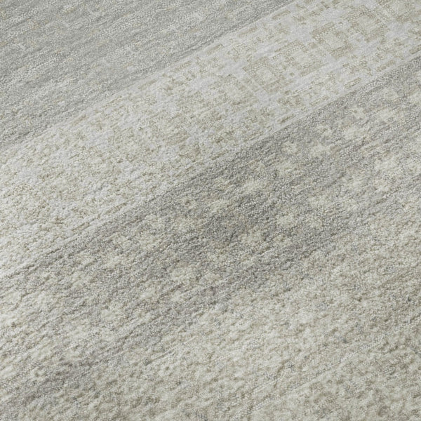 HomeRoots 8' Ivory and Beige Striped Washable Round Rug - Stain Resistant, UV Protected, Perfect for Any Space 649939