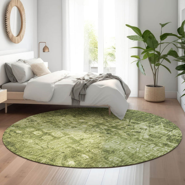 HomeRoots 8' Olive Green and Ivory Ikat Round Rug - Washable, UV Protected, Stain Resistant for Homes with Pets! 649999