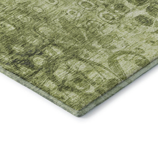 HomeRoots 8' Olive Green and Ivory Ikat Round Rug - Washable, UV Protected, Stain Resistant for Homes with Pets! 649999