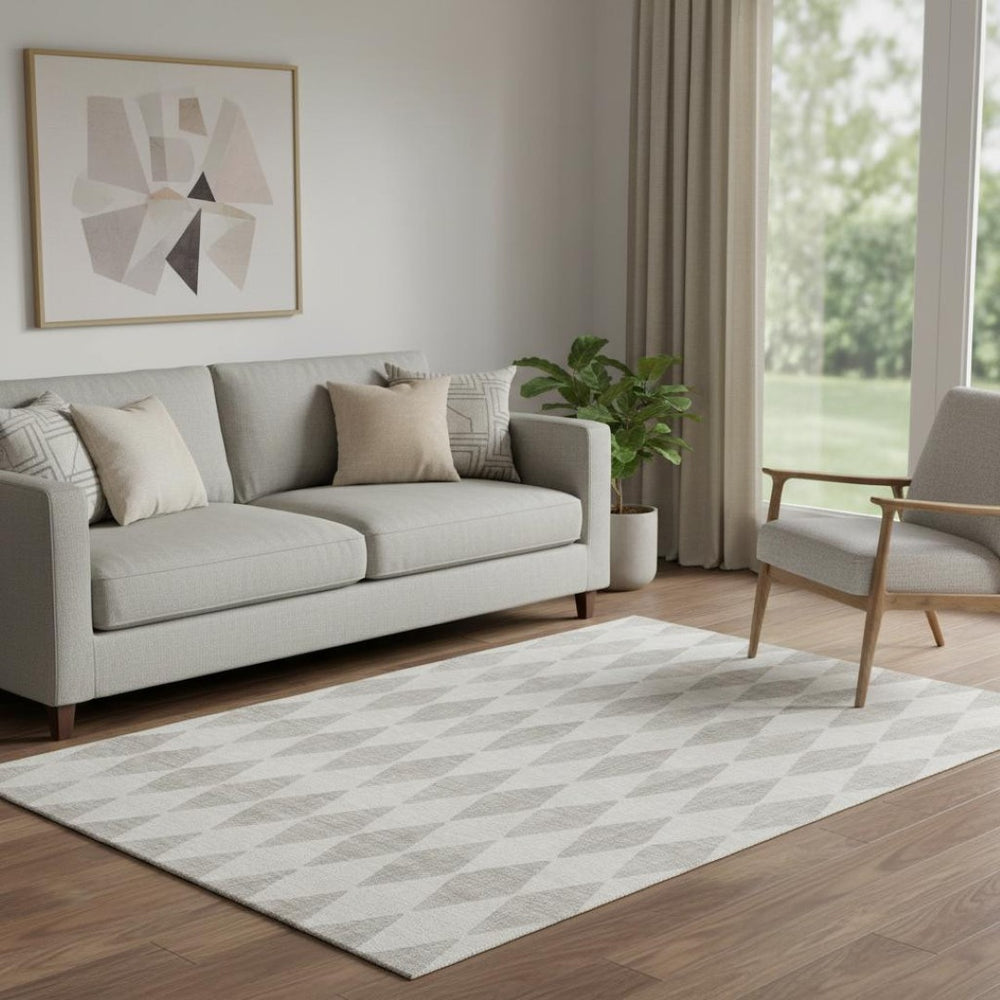 HomeRoots 5' X 8' Beige and Ivory Diamond Area Rug - Stain-Resistant, UV Protected, Pet-Friendly Design! 650016