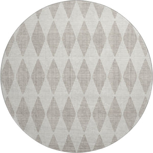 HomeRoots 8' Beige and Ivory Diamond Washable Round Rug - Stain-Resistant, UV-Protected, Stylish Comfort 650017